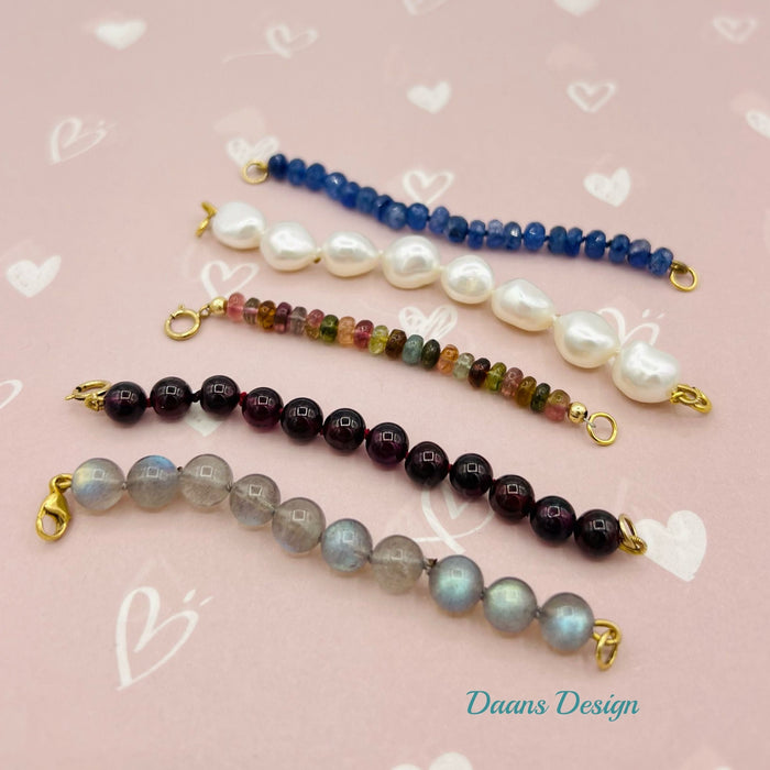 verlengkettinkjes met parels of edelstenen als connector voor je favoriete ketting zodat je vele combinaties kunt maken en ze tevens kunt gebruiken voor een gelaagde look.