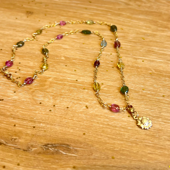 Multi toermalijn ketting gold filled met afneembare zonnebloem bedel detail
