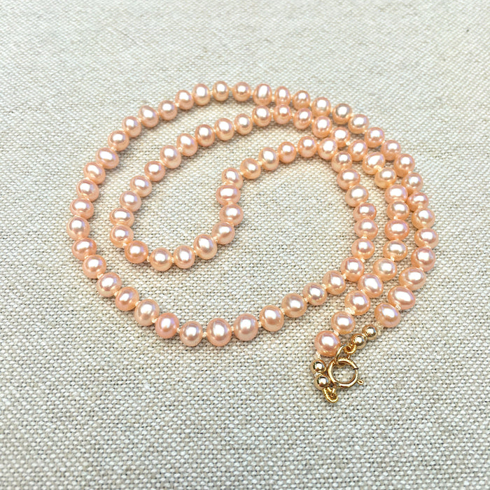 Pearl Necklace Peach