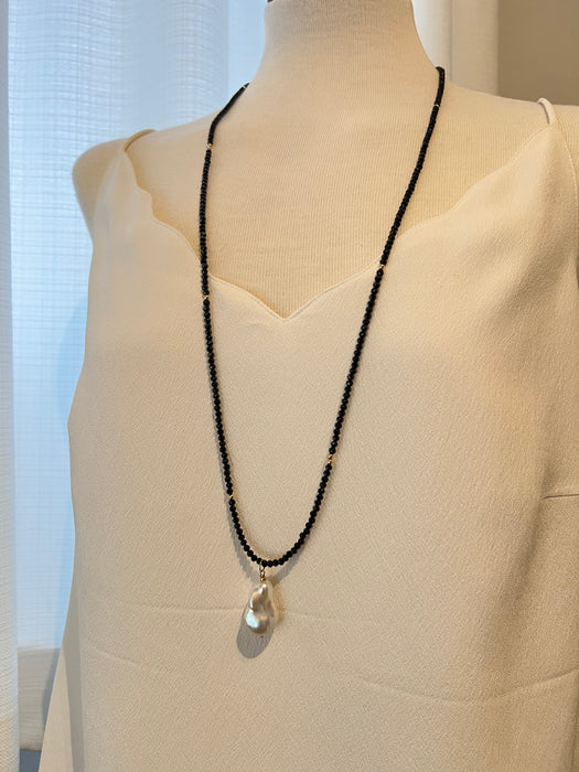 Sautoir gemstone necklace black