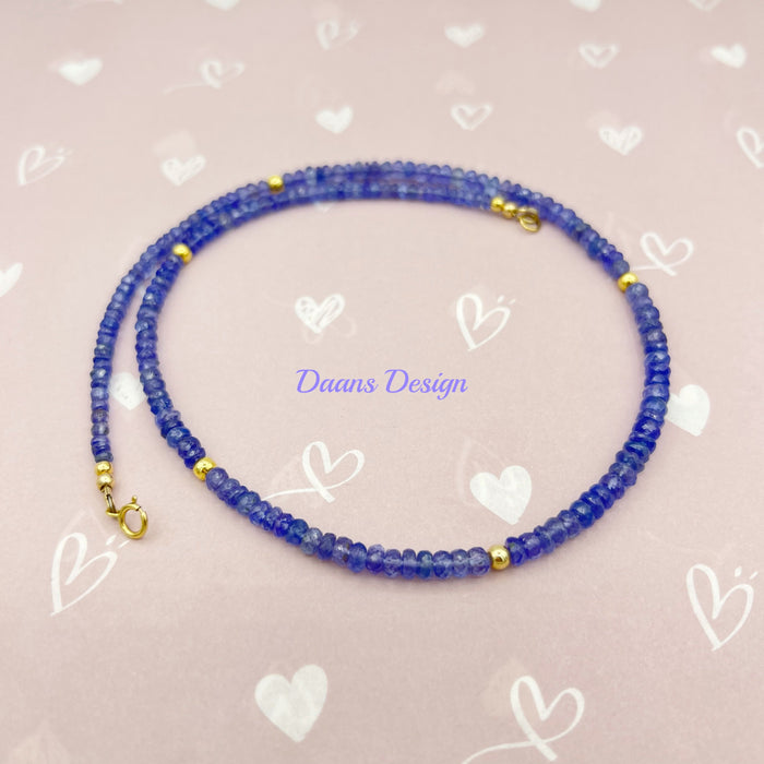 tanzaniet edelstenen ketting met mooi geslepen tanzaniet uit tanzania. prachtig te combineren met een andere edelsteen ketting of gouden ketting voor een layering effect
