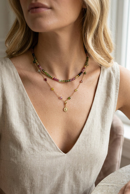 Toermalijn ketting goud met zonnebloem hanger - handgemaakte edelstenen ketting perfect als speciaal cadeau
