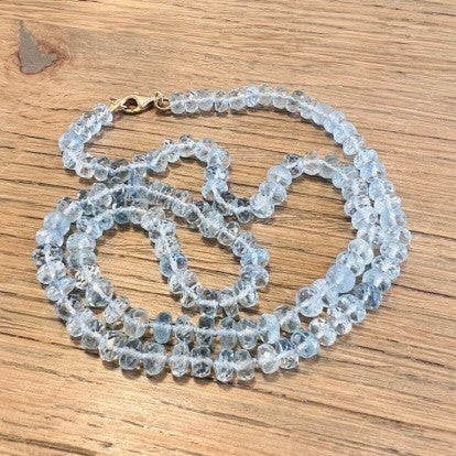 geknoopte-ketting-edelsteen-aquamarijn
